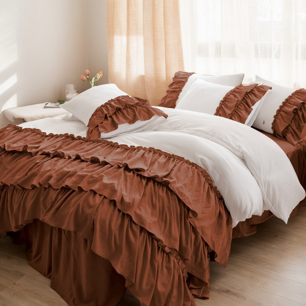 US Queen\u002F King Size - 3pcs Ruffled Duvet Cover Set - Soft & Cozy Bedding - Perfect Halloween Decor Or Christmas Gift.
